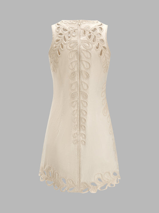Vestido mini sin mangas bordado con aberturas