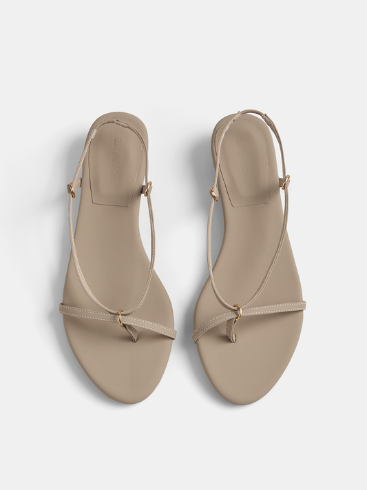 Sandalias planas minimalistas de tiras